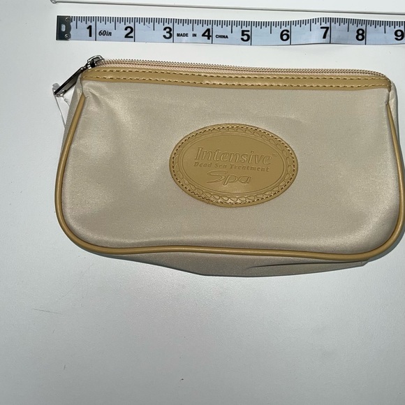 Cosmetic bag - Picture 2 of 6